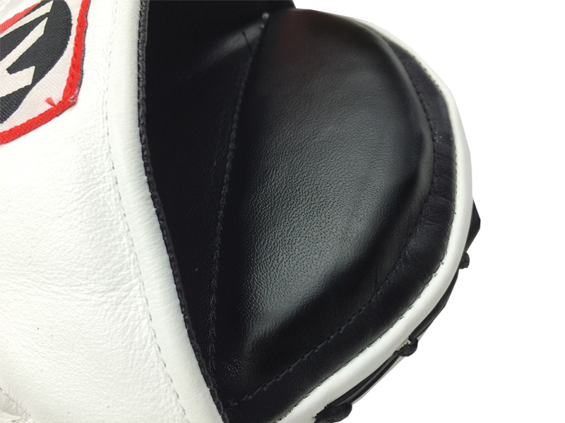 Focus Mitt :: 7. Protectors, Sparring :: KI International Focus Mitt :: 7. Protectors, Sparring :: KI International